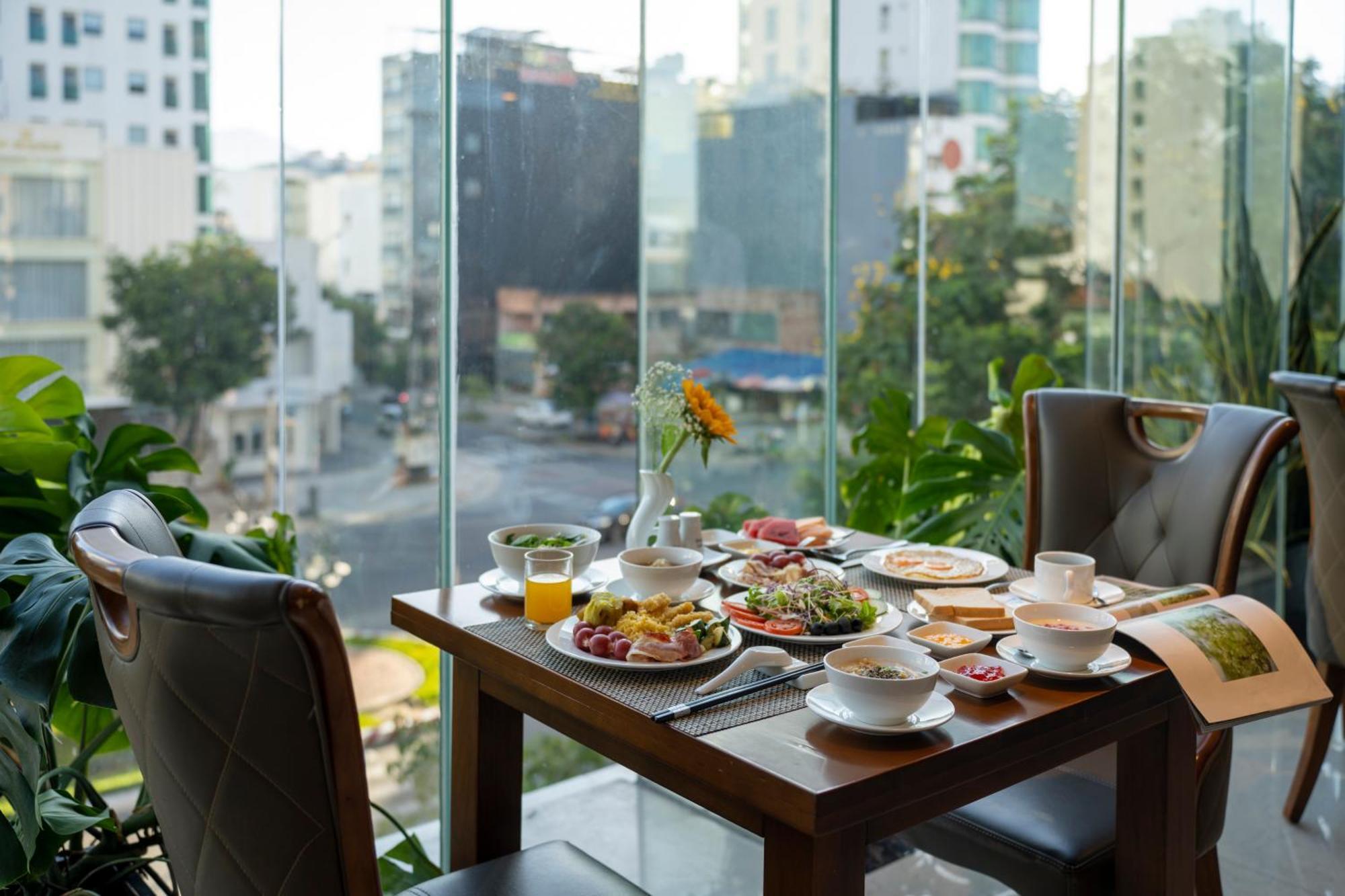 Luxtery Hotel & Spa Da Nang Exterior photo