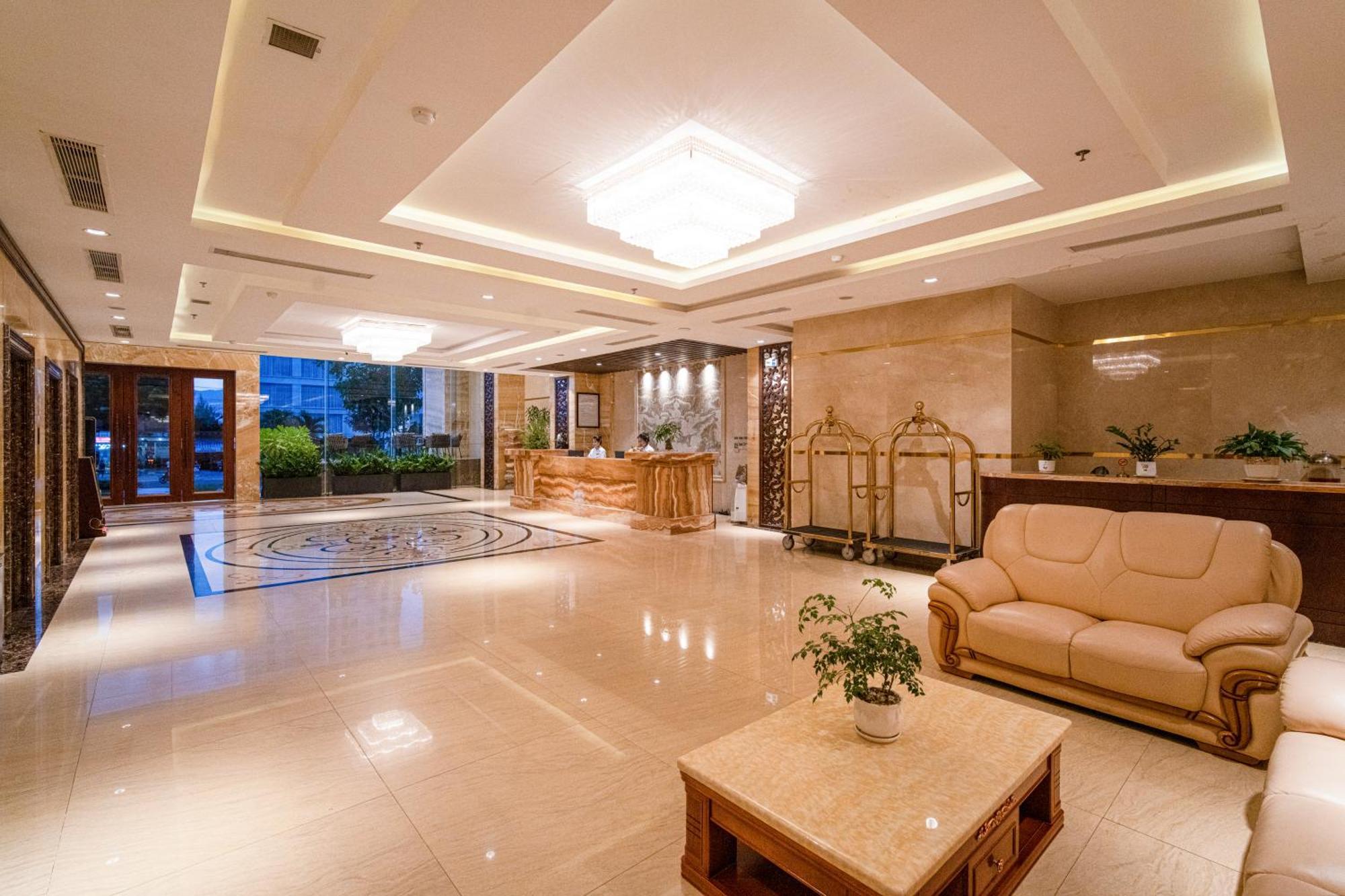 Luxtery Hotel & Spa Da Nang Exterior photo